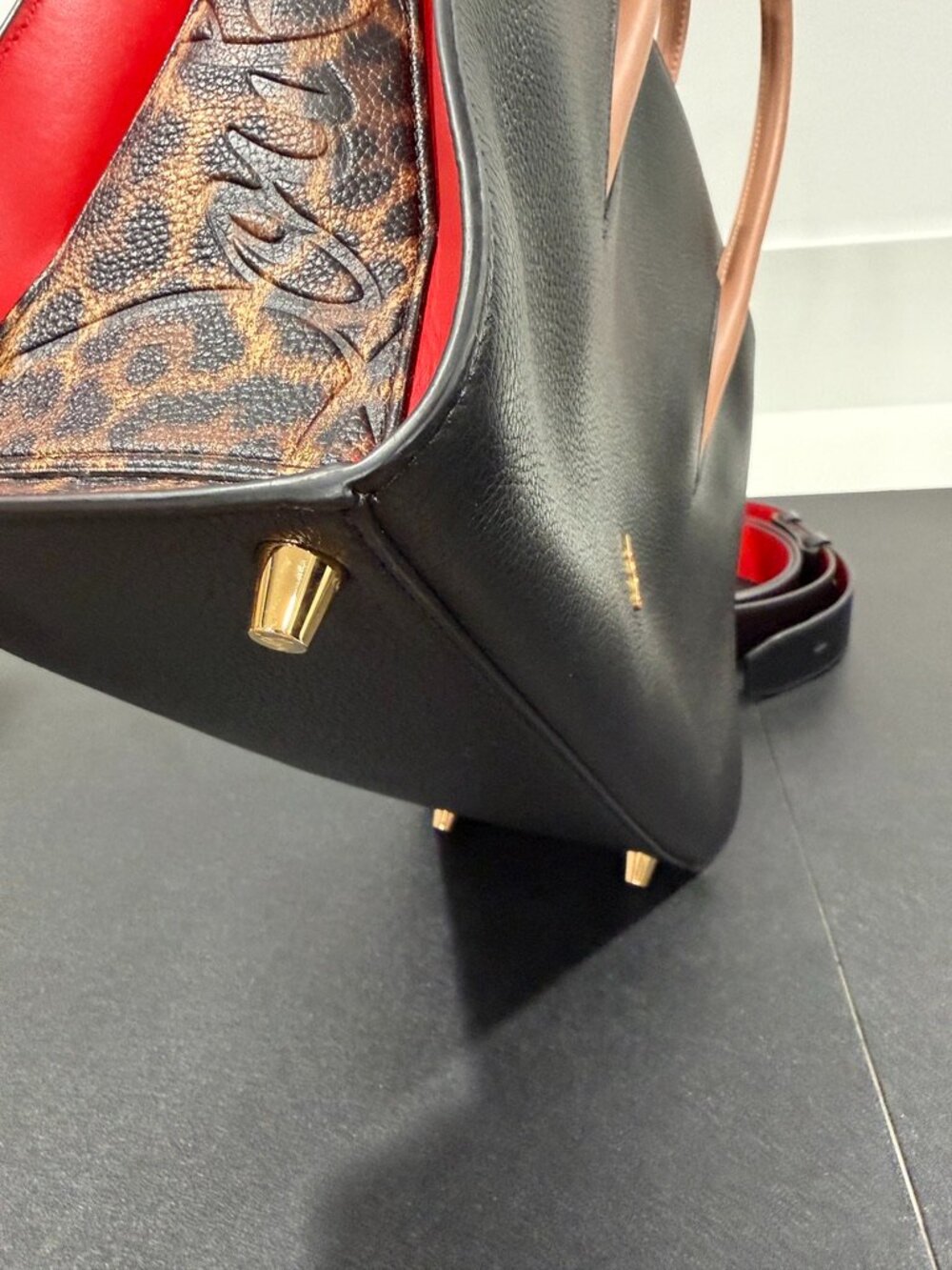 Christian Louboutin Paloma Leather Tote Bag (JB1566) - Picture 5 of 11